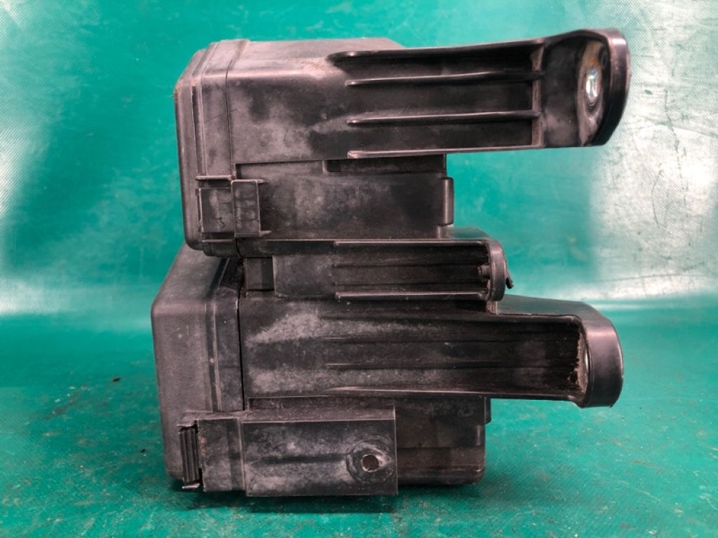 TD11-66-760A | Блок предохранителей моторный отсек MAZDA CX-9 06-16 - Фото 4