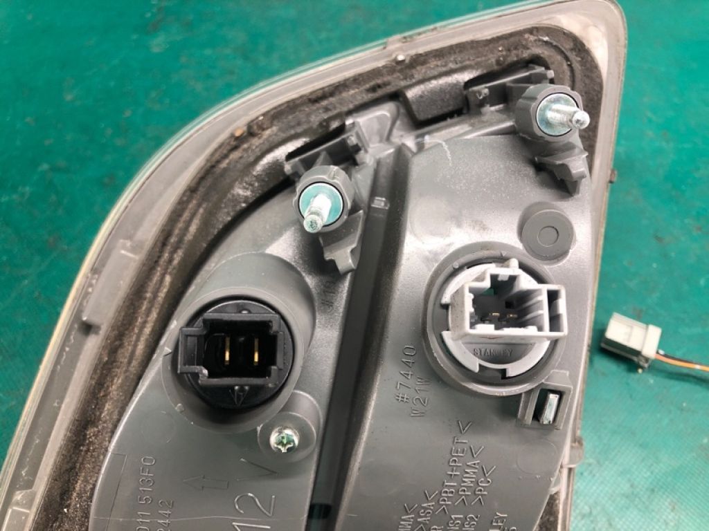 TD11-51-3F0F | Фонарь внутренний задн. прав. MAZDA CX-9 06-16 - Фото 4