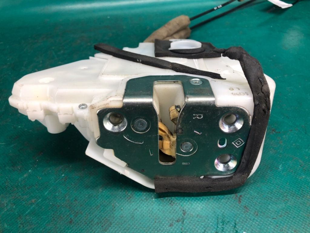 72110-STX-A13 | Замок двері передн. прав. ACURA MDX (YD2) 06-13 - Фото 3