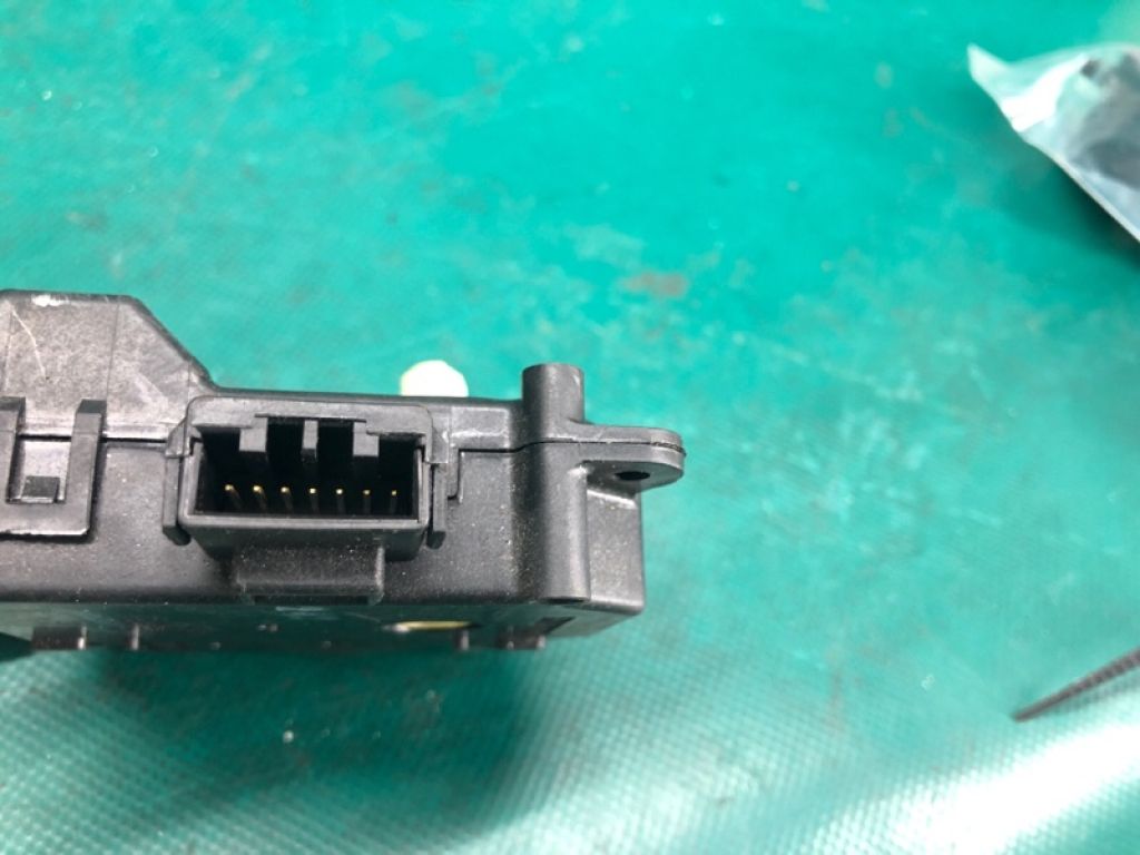 79140-SHJ-A01 | Моторчик заслонки печки ACURA MDX (YD2) 06-13 - Фото 4