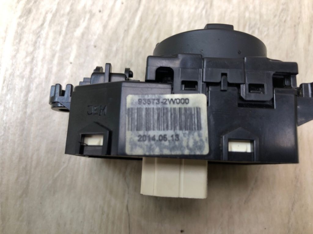 93570 2W000 | Блок керування склопідіймачами HYUNDAI SANTA FE (DM) 12-18 - Фото 12