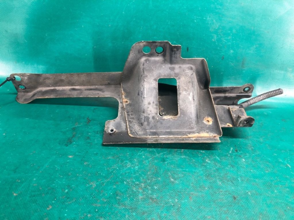 28452-CG000 | Кронштейн INFINITI FX S50 03-08 - Фото 3