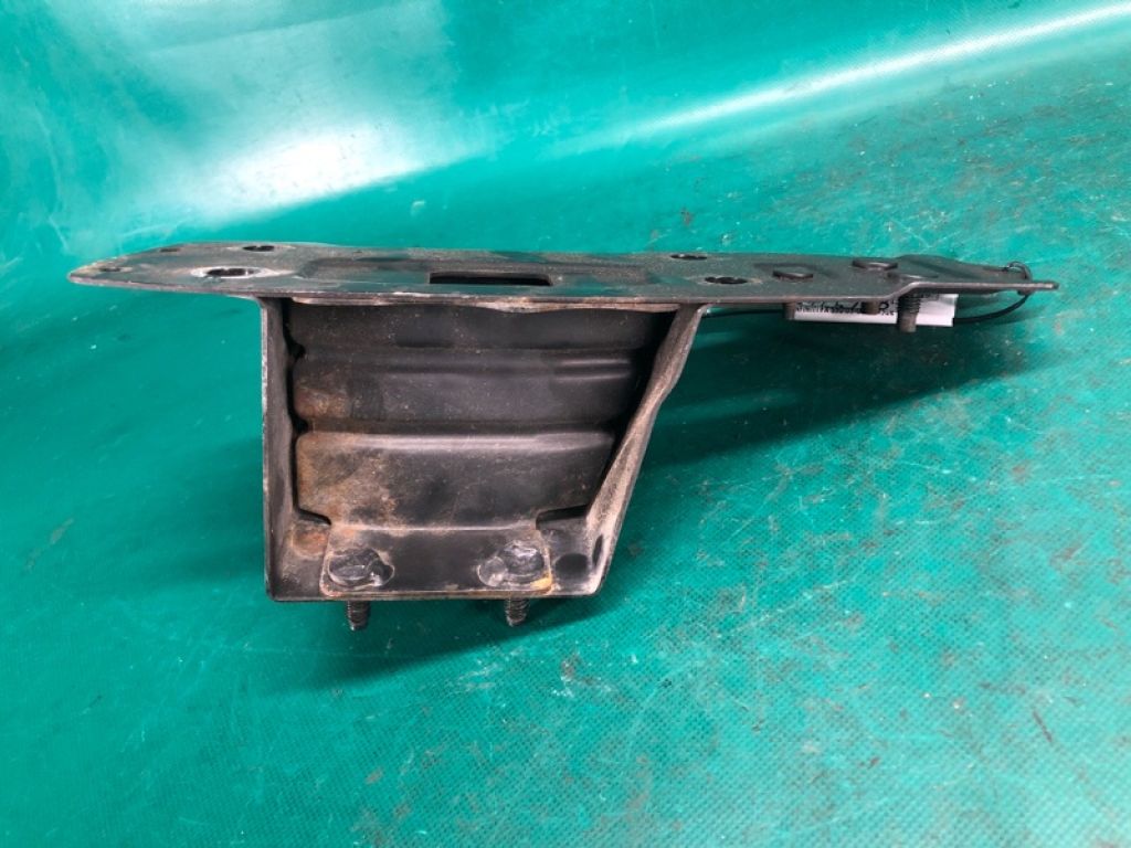 62210-CG000 | Кронштейн підсилювача переднього бампера прав. INFINITI FX S50 03-08 - Фото 4