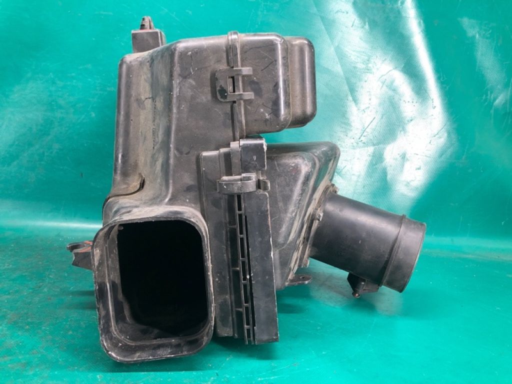 16500-CG200 | Корпус повітряного фільтра INFINITI FX S50 03-08 - Фото 3