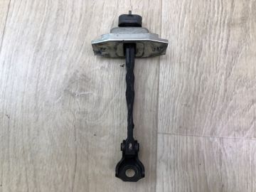 Обмежувач дверей передн. TOYOTA CAMRY 50 12-15