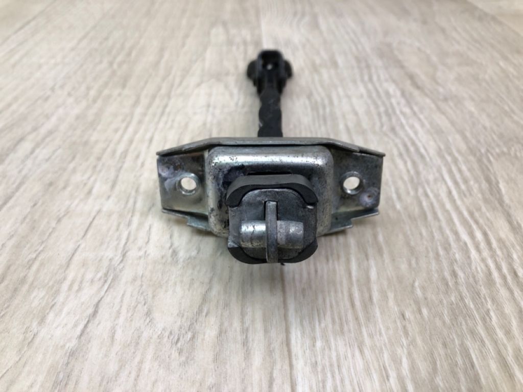 68610-06091 | Обмежувач дверей передн. TOYOTA CAMRY 50 12-15 - Фото 3