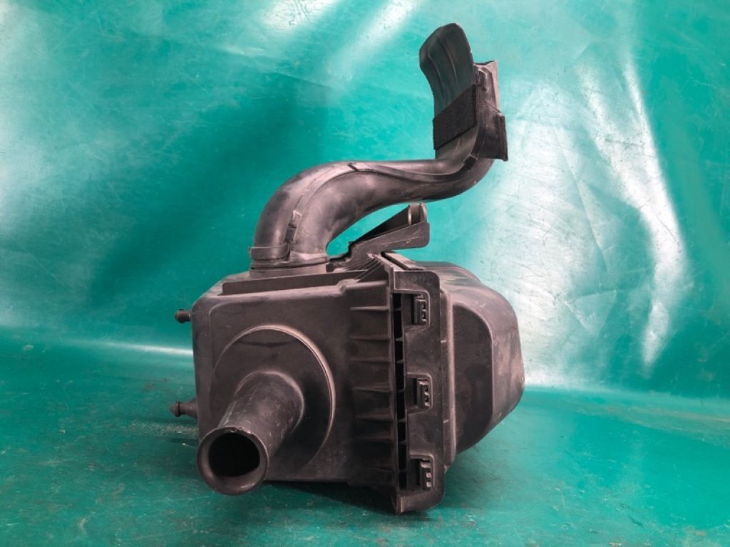 CY01-13-300B | Корпус повітряного фільтра MAZDA CX-9 06-16 - Фото 4