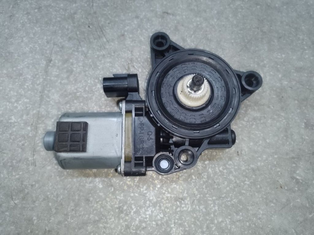 82450D3000 | Моторчик стеклоподъемника передн. лев. HYUNDAI TUCSON TL 15-20