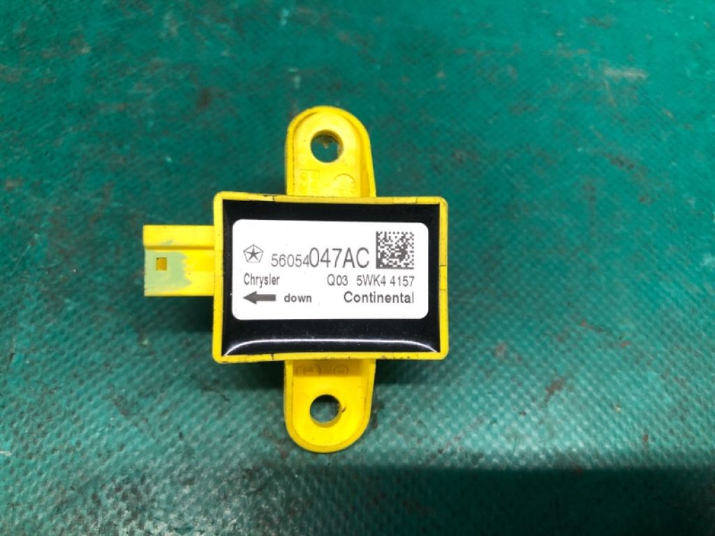 56054 047AC | Датчик удару DODGE JOURNEY 08-20