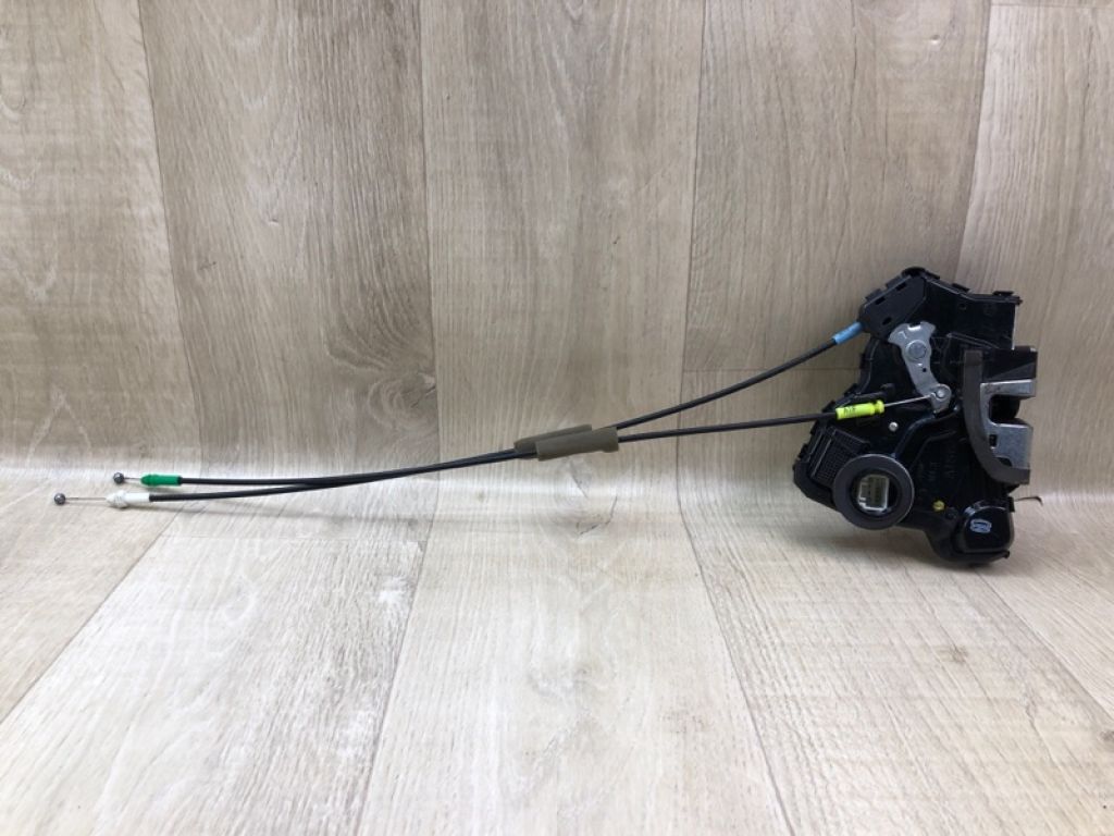 69040-0C050 | Замок двері передн. лів. TOYOTA CAMRY 50 12-15