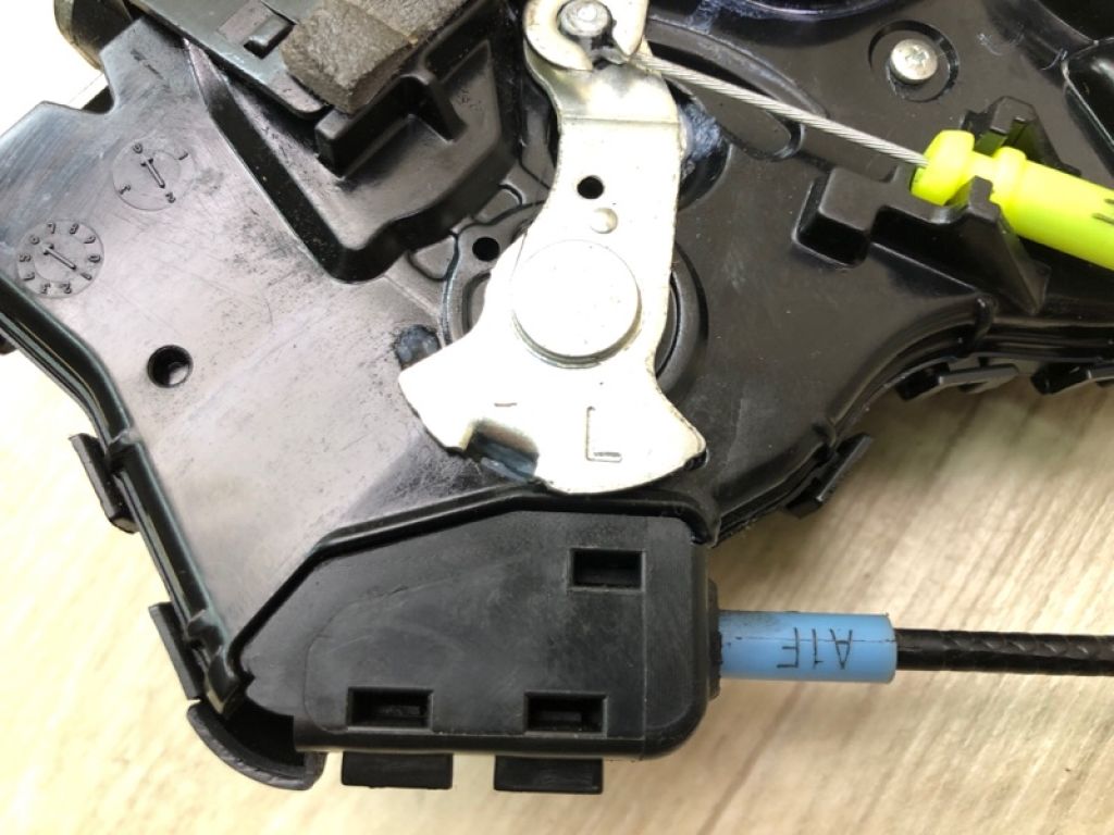 69040-0C050 | Замок двері передн. лів. TOYOTA CAMRY 50 12-15 - Фото 7