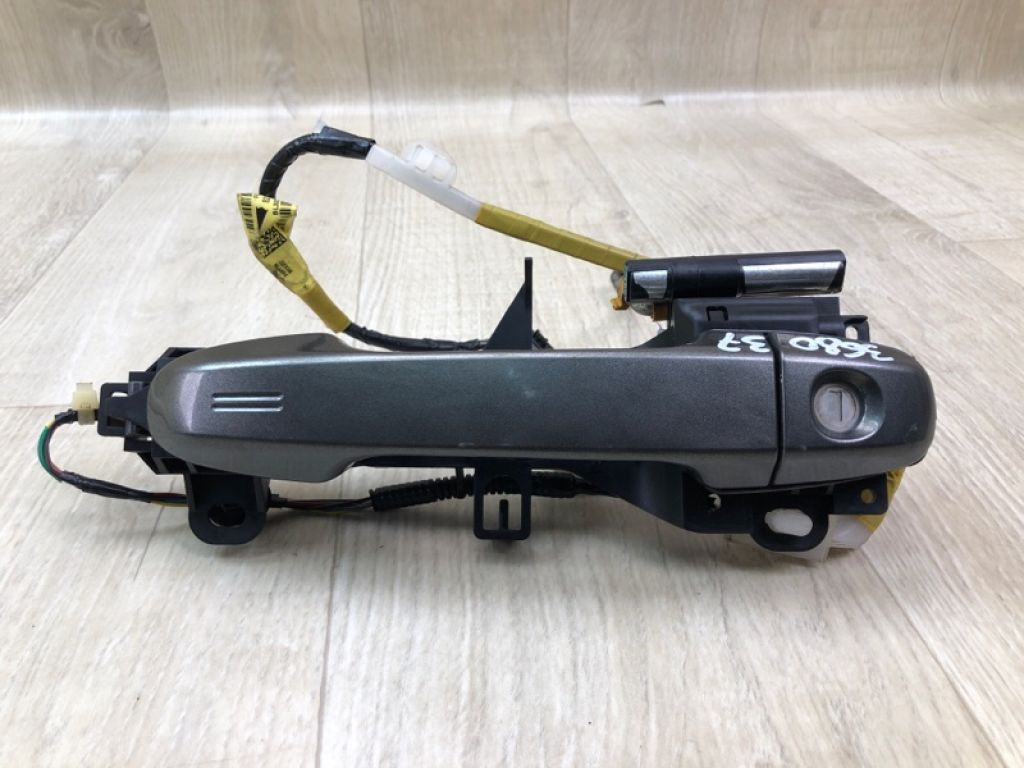 69210-06110-B1 | Ручка двері зовнішня передн. лів. TOYOTA CAMRY 50 12-15