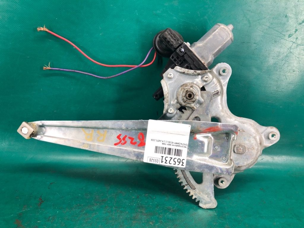 69803-06110 | Склопідйомник задн. прав. TOYOTA CAMRY 40 06-11