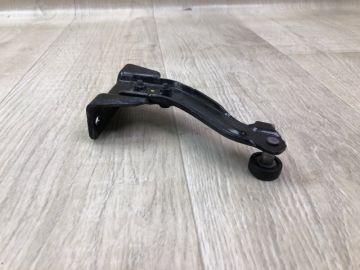 Ролик зсувних дверей верхній лів. CHRYSLER PACIFICA 16-20