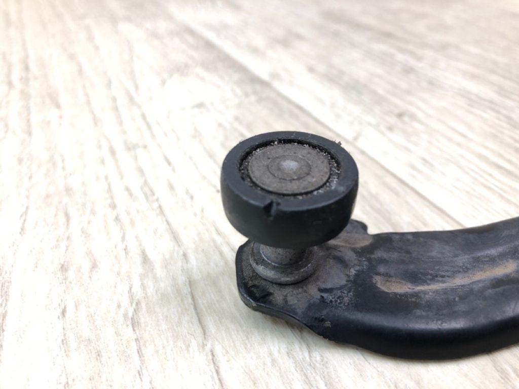 68411 071AA | Ролик зсувних дверей верхній лів. CHRYSLER PACIFICA 16-20 - Фото 6