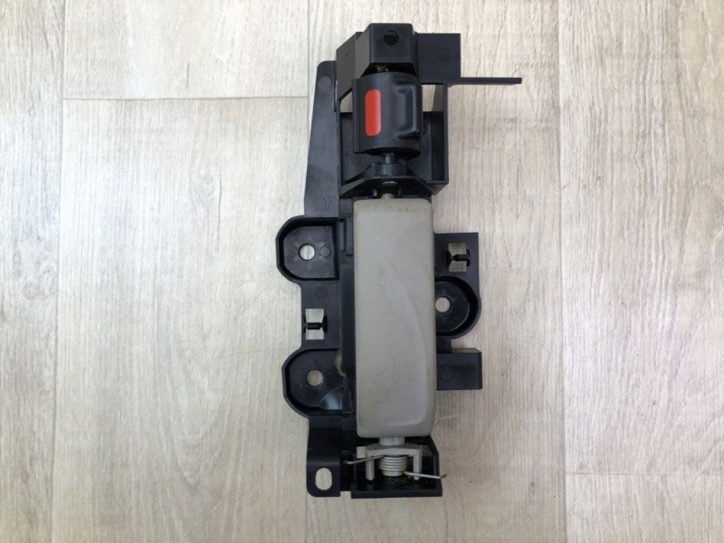 5RU79 DX9AD | Ручка дверей внутрішня задн. лів. CHRYSLER PACIFICA 16-20