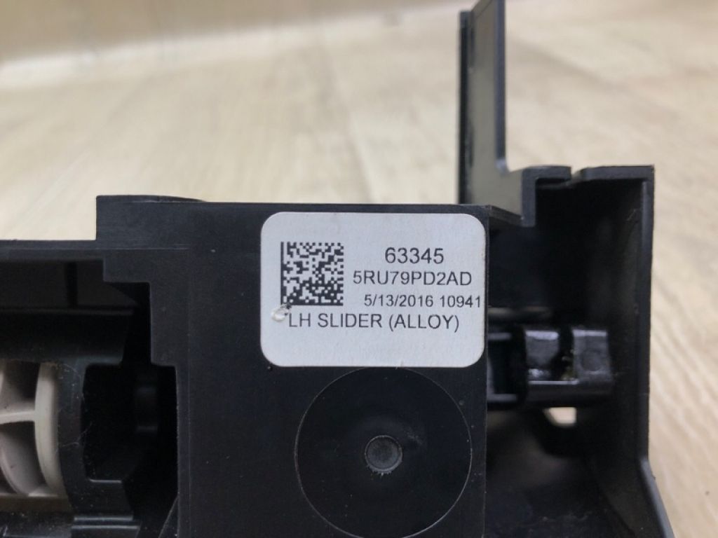 5RU79 DX9AD | Ручка дверей внутрішня задн. лів. CHRYSLER PACIFICA 16-20 - Фото 6