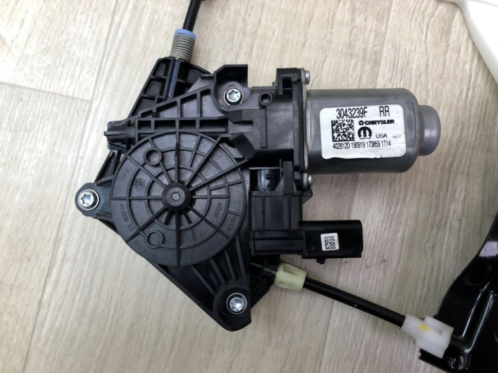68314 758AA | Склопідйомник задн. прав. CHRYSLER PACIFICA 16-20 - Фото 3