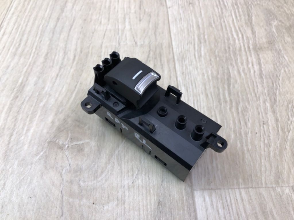 35780-TJB-A11 | Кнопка склопідіймача задн. лів. ACURA RDX 19-