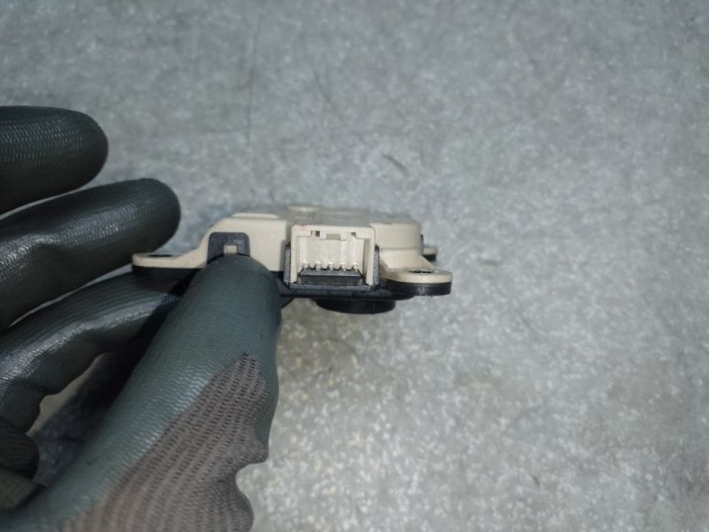 971573T000 | Моторчик заслонки печки HYUNDAI TUCSON TL 15-20 - Фото 3