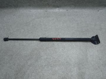 Амортизатор крышки багажника прав. HYUNDAI TUCSON TL 15-20