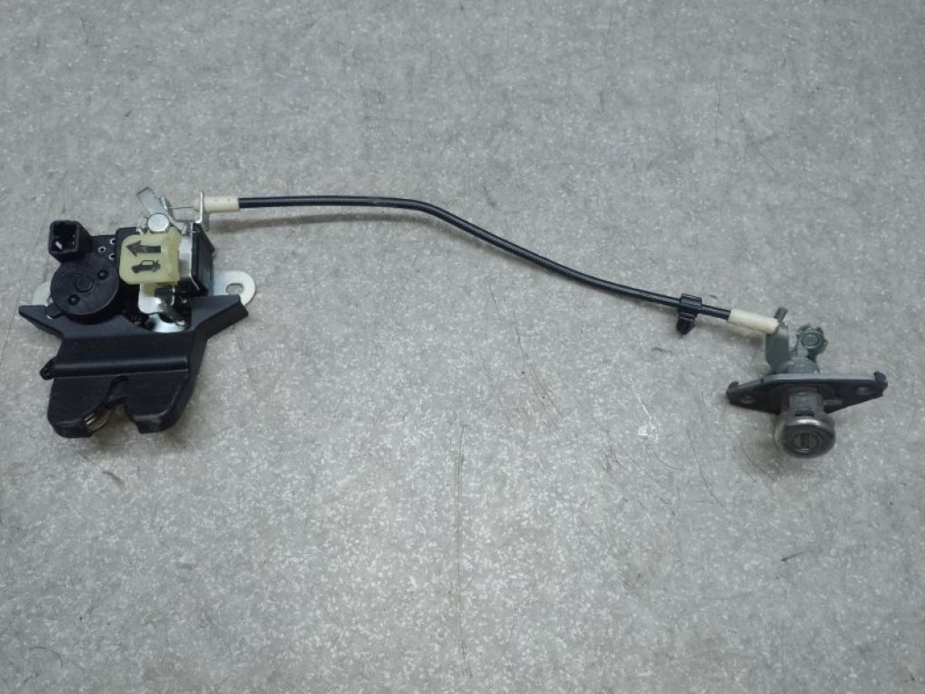 81230-3Q000 | Замок кришки багажника HYUNDAI SONATA YF 10-14
