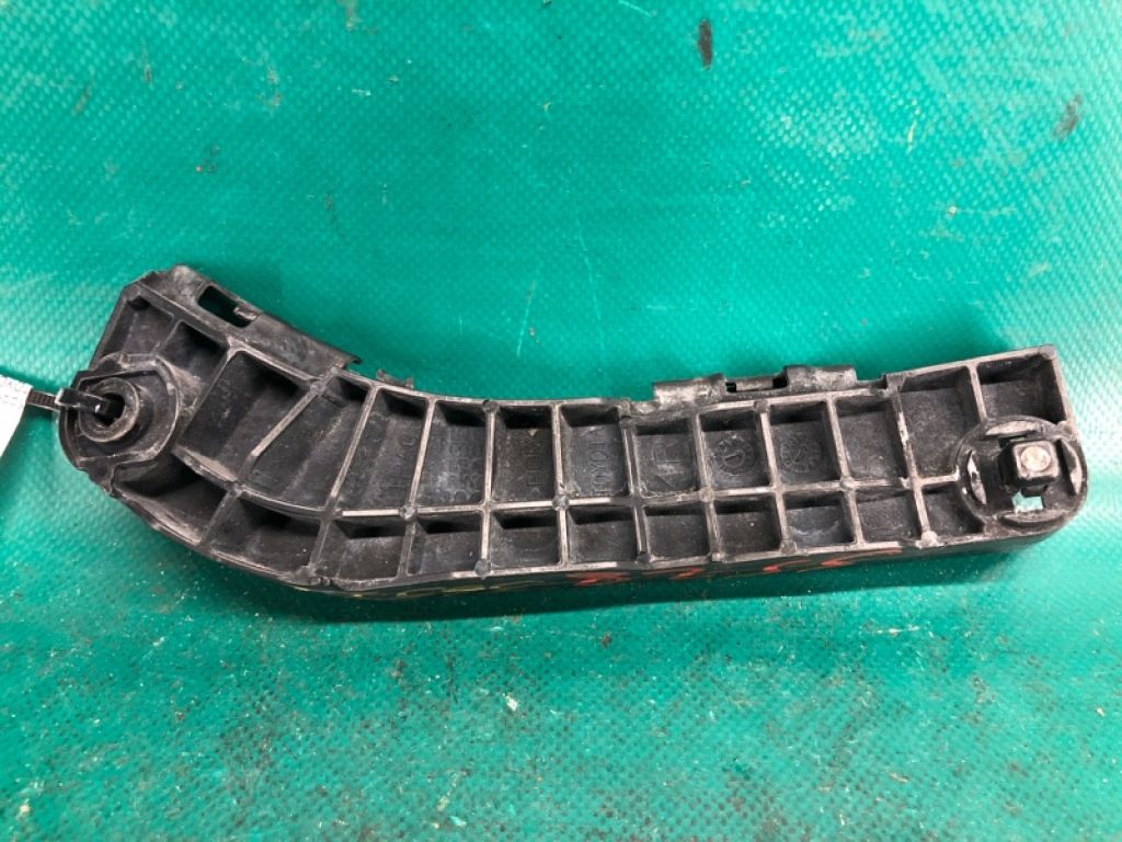 52535-06030 | Кронштейн переднего бампера прав. TOYOTA CAMRY 40 06-11