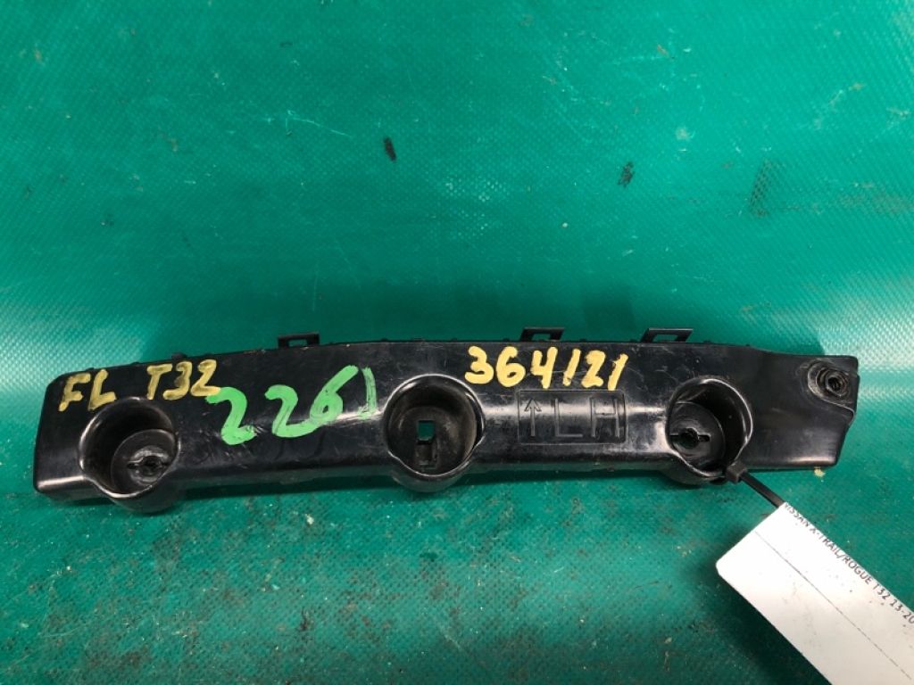 62223-4BA0A | Кронштейн переднього бампера лів. NISSAN X-TRAIL/ROGUE T32 13-20