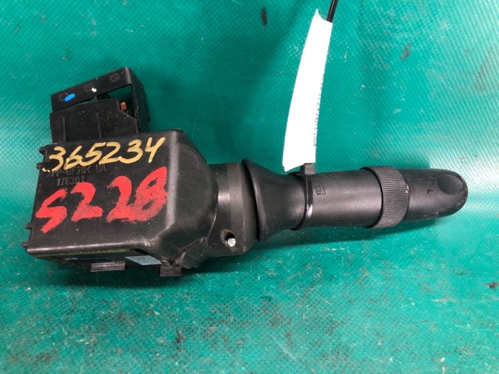 84652-04141 | Підрульовий перемикач прав. TOYOTA CAMRY 40 06-11