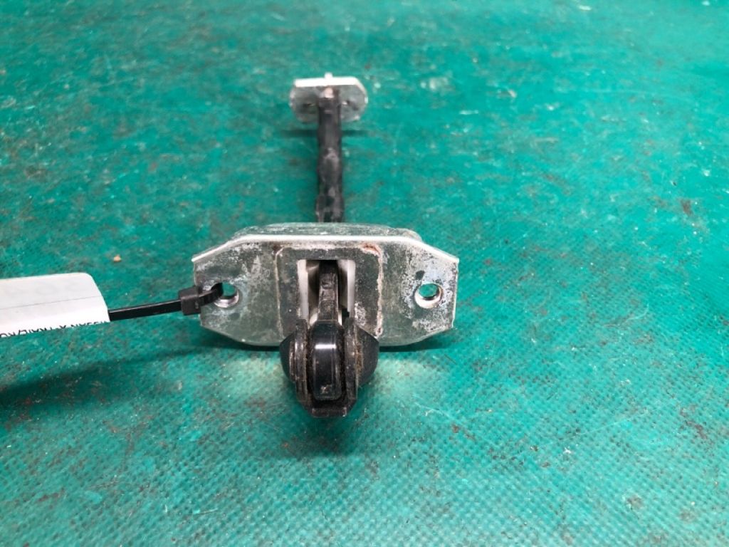 82430-4CL0A | Обмежувач дверей задн. прав. NISSAN X-TRAIL/ROGUE T32 13-20 - Фото 3