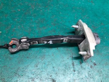 Ограничитель двери передн. лев. TOYOTA CAMRY 40 06-11