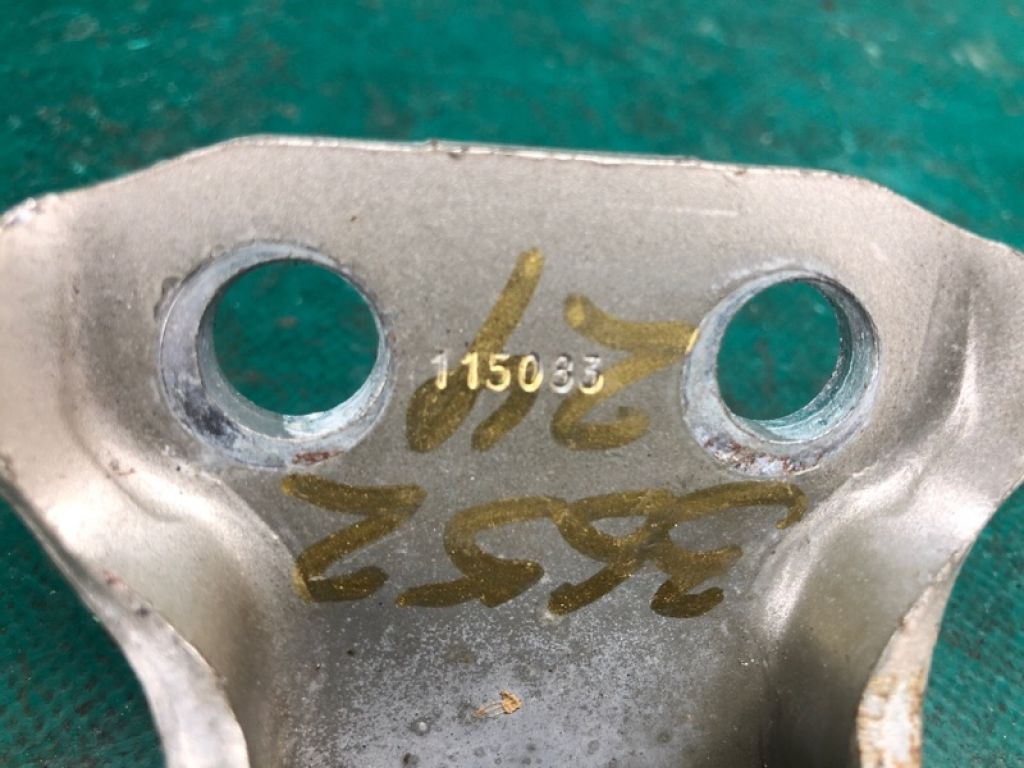 68740-AC010 | Петля двері нижня передн. лів. TOYOTA CAMRY 40 06-11 - Фото 4