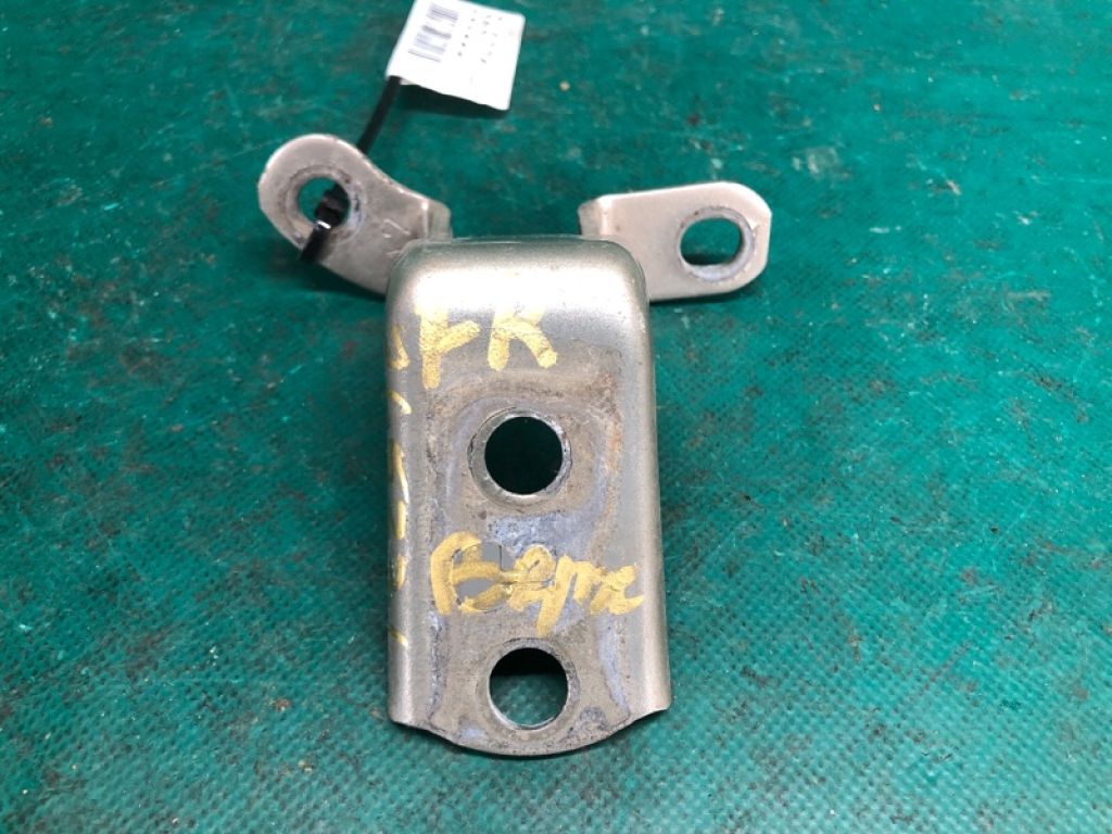 68710-02020 | Петля двери верхняя передн. прав. TOYOTA CAMRY 40 06-11