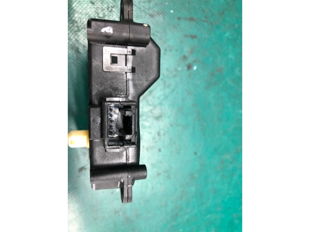 87106-07140 | Моторчик заслонки печки TOYOTA CAMRY 40 06-11 - Фото 4