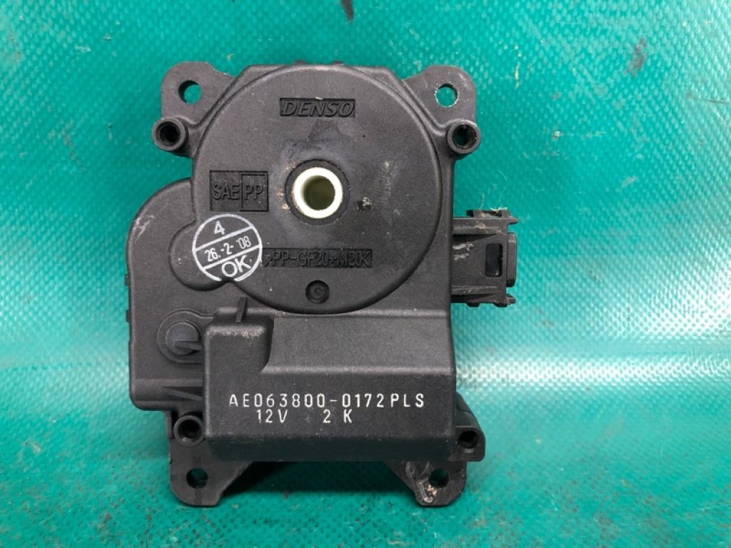 87106-07140 | Моторчик заслінки пічки TOYOTA CAMRY 40 06-11