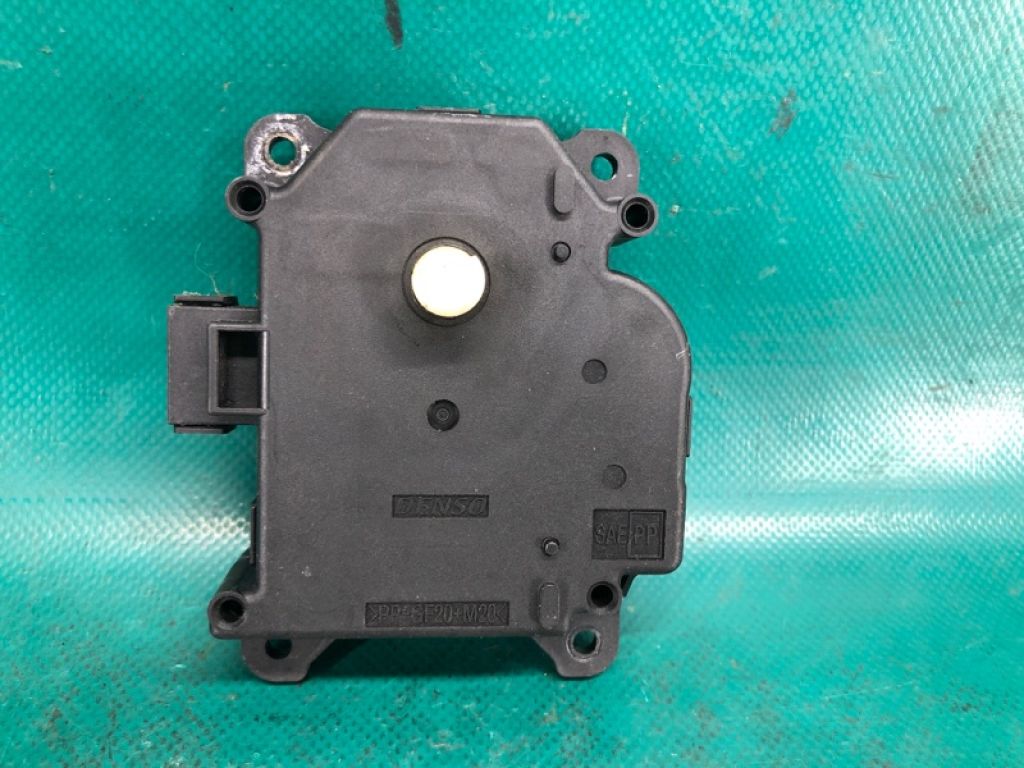 87106-07140 | Моторчик заслінки пічки TOYOTA CAMRY 40 06-11 - Фото 3