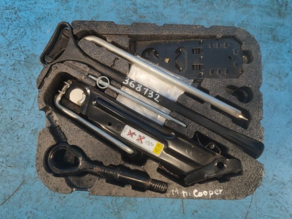 6778555 | Скринька інструментальна MINI COOPER S R56 06-14