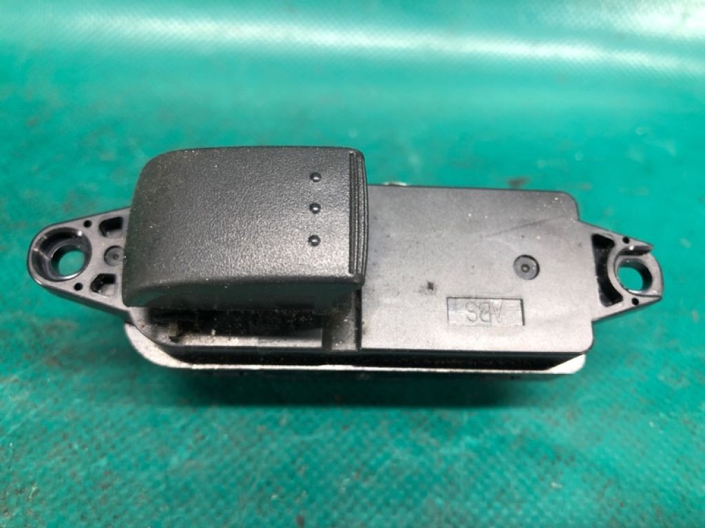 TD11-66-380 | Кнопка склопідіймача задн. лів. MAZDA CX-9 06-16