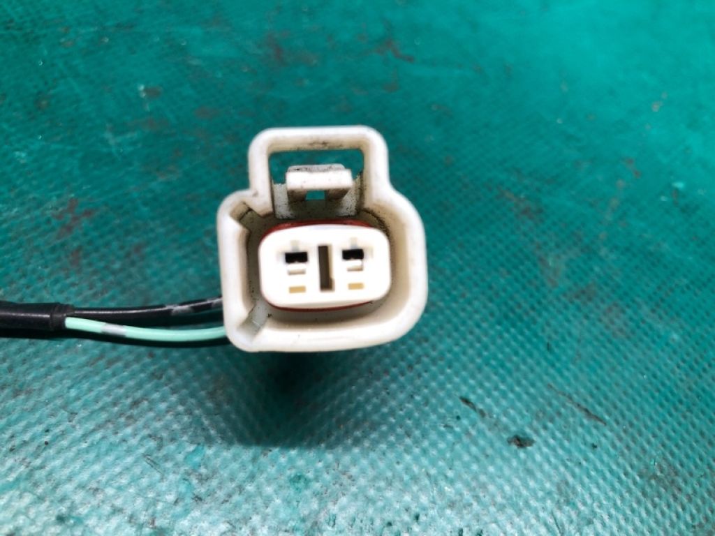 85397-AA040 | Датчик рівня бачка омивача TOYOTA CAMRY 40 06-11 - Фото 4