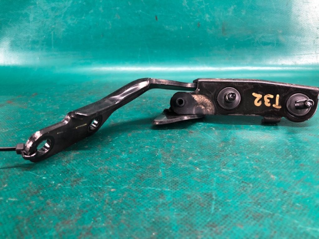 90401-4BA0A | Петля кришки багажника лів. NISSAN X-TRAIL/ROGUE T32 13-20