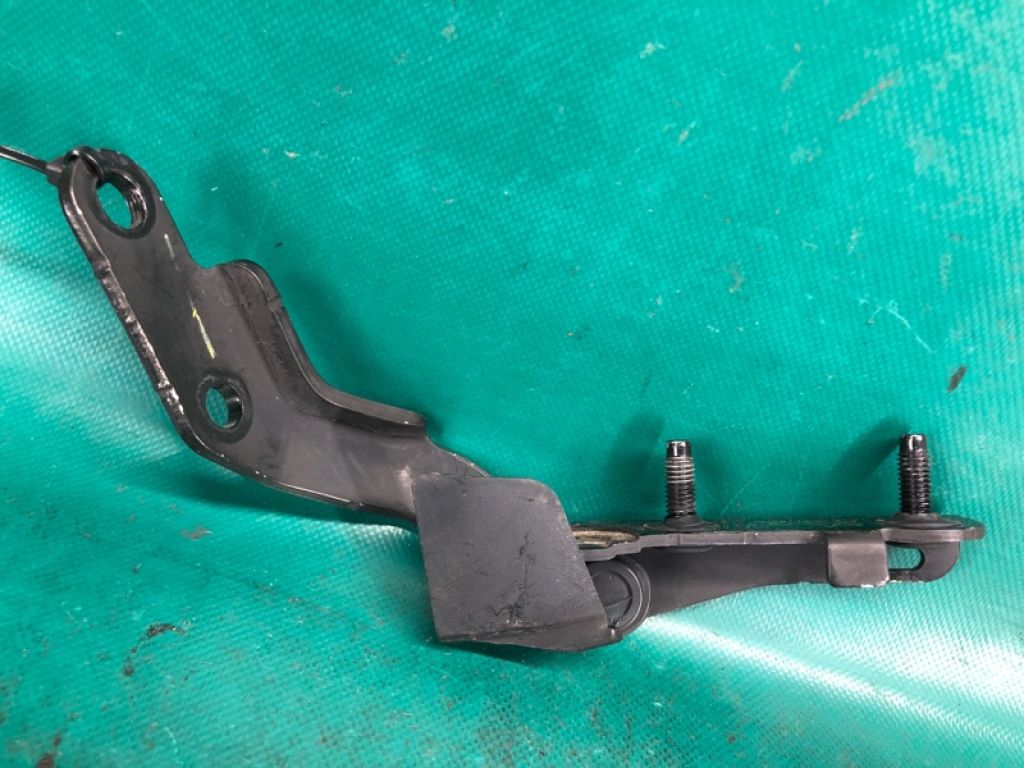 90401-4BA0A | Петля кришки багажника лів. NISSAN X-TRAIL/ROGUE T32 13-20 - Фото 3