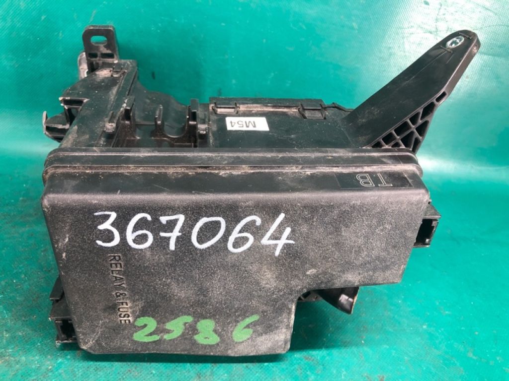 82631-48020 | Блок предохранителей моторный отсек LEXUS NX 14-21