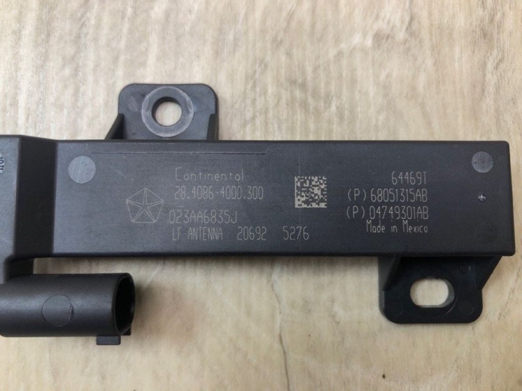 68051 315AB | Антена задн. прав. CHRYSLER PACIFICA 16-20 - Фото 4