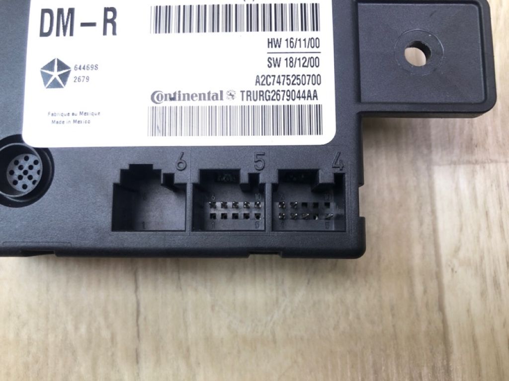 68225 096AG | Блок управления дверей задн. прав. CHRYSLER PACIFICA 16-20 - Фото 4