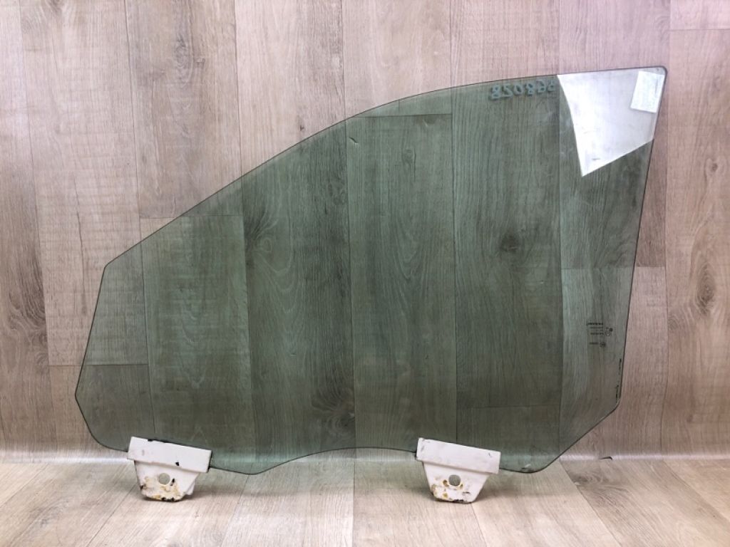 68068 670AC | Скло дверей передн. прав. JEEP GRAND CHEROKEE 11-22 - Фото 2