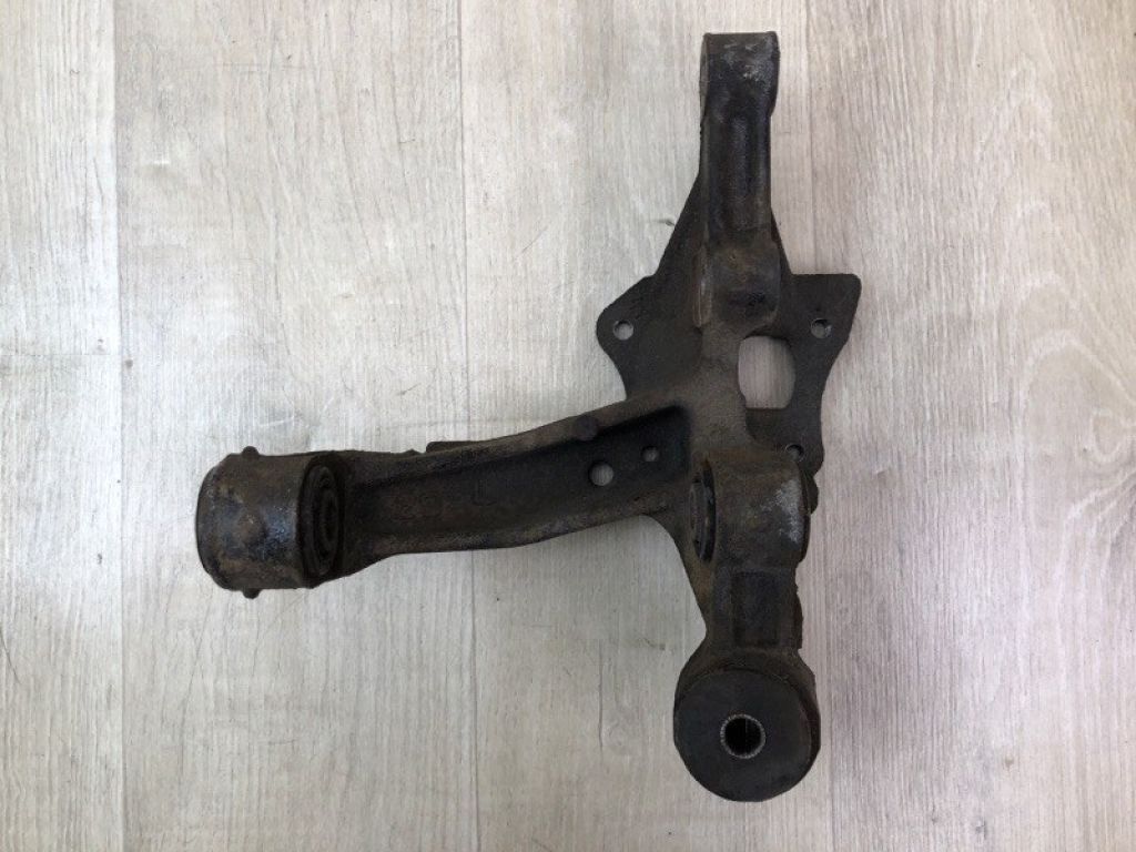 42305-06100 | Цапфа задн. лев. TOYOTA CAMRY 40 06-11