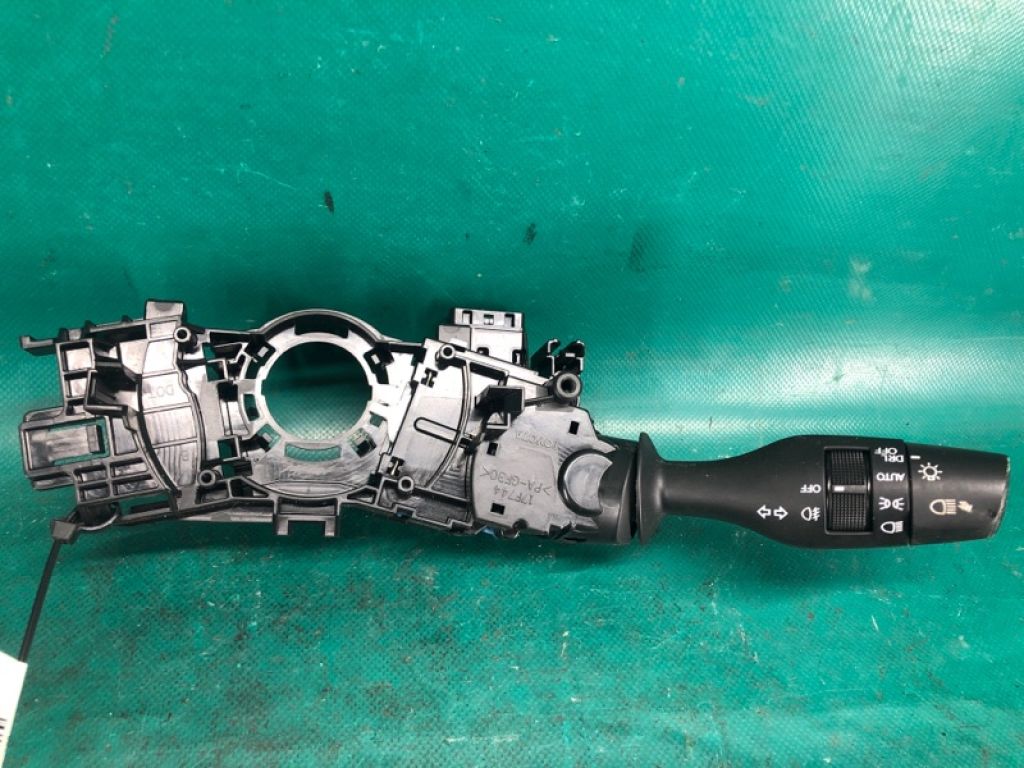 84140-33280 | Підрульовий перемикач лів. LEXUS NX 14-21