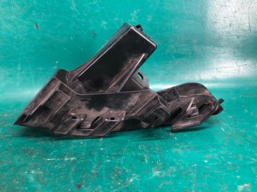 Кронштейн заднього бампера прав. LEXUS NX 14-21