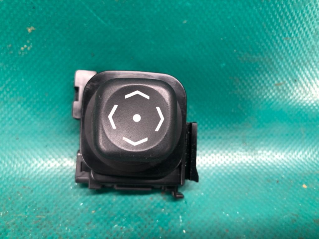 89235-33010 | Кнопка регулювання кермової колонки LEXUS NX 14-21