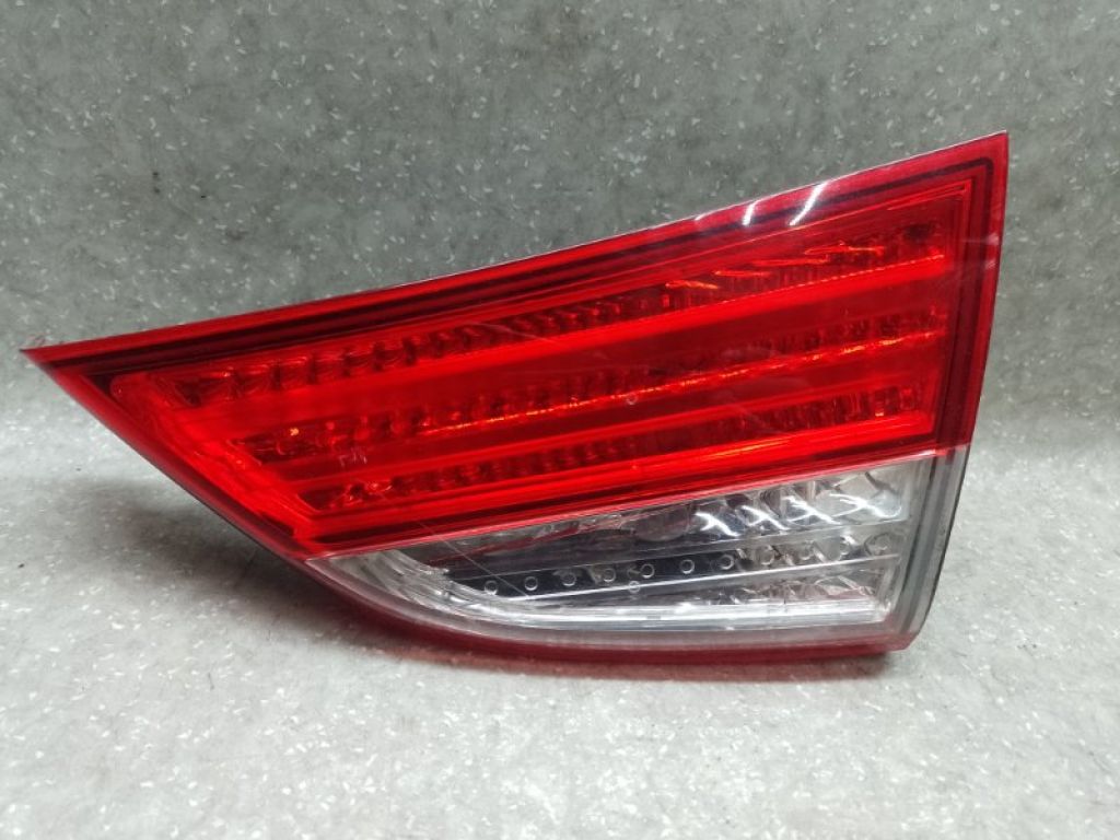 92404-3Y000 | Ліхтар внутрішній прав. HYUNDAI ELANTRA MD 10-15